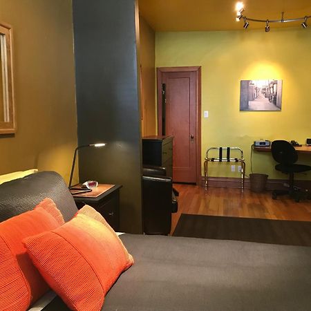 A La Carte Bed & Breakfast Montréal Buitenkant foto